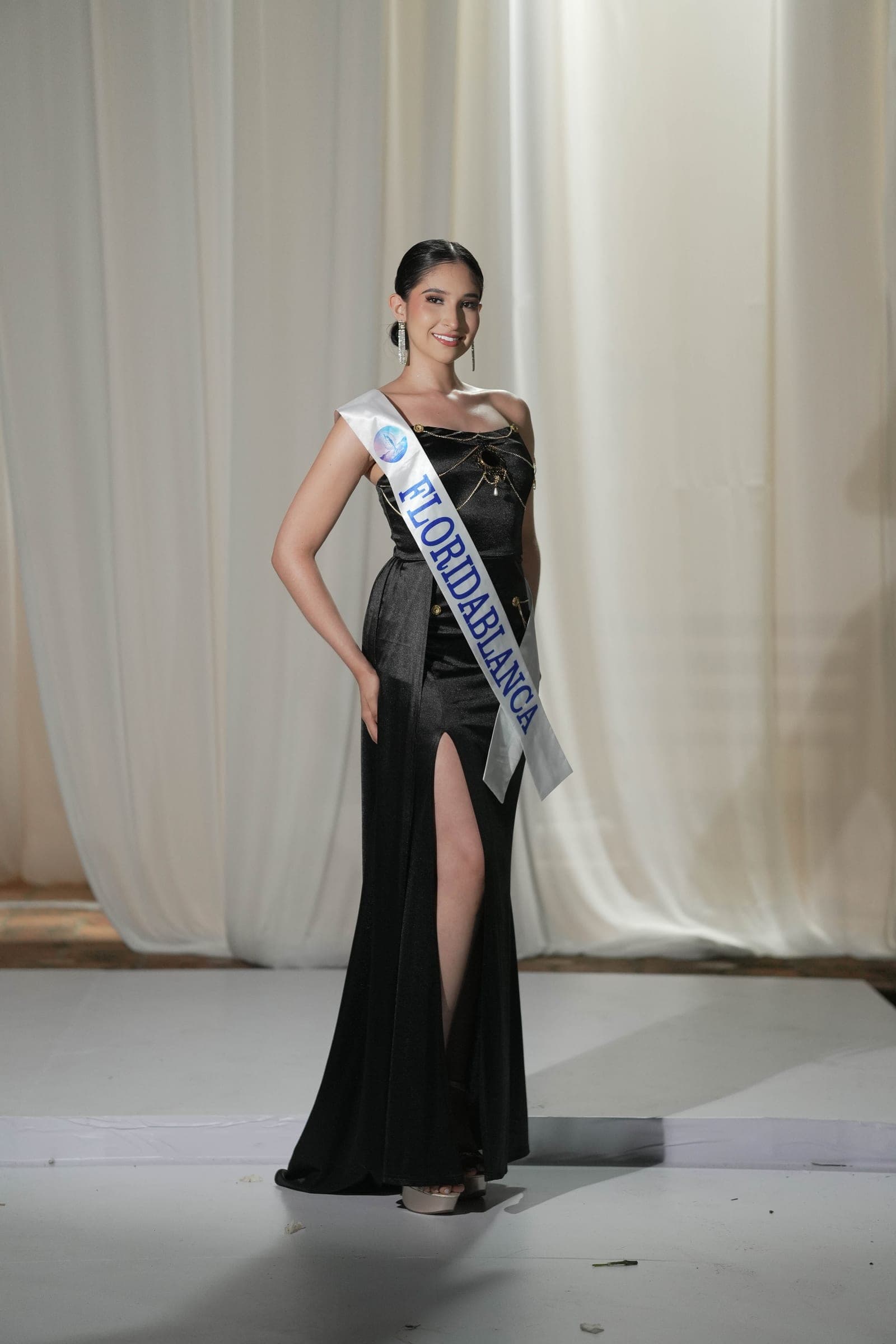 Gabriela Ramírez en certamen de belleza